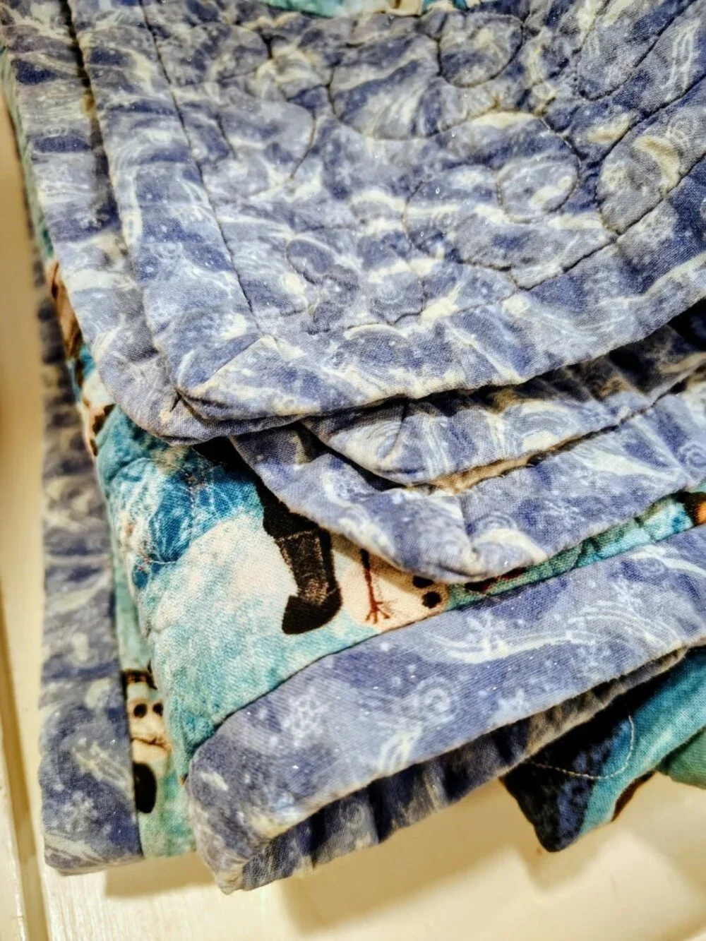 Handmade Disney Frozen quilt, Anna Elsa, 60 x 70 inches , EUC, 2014